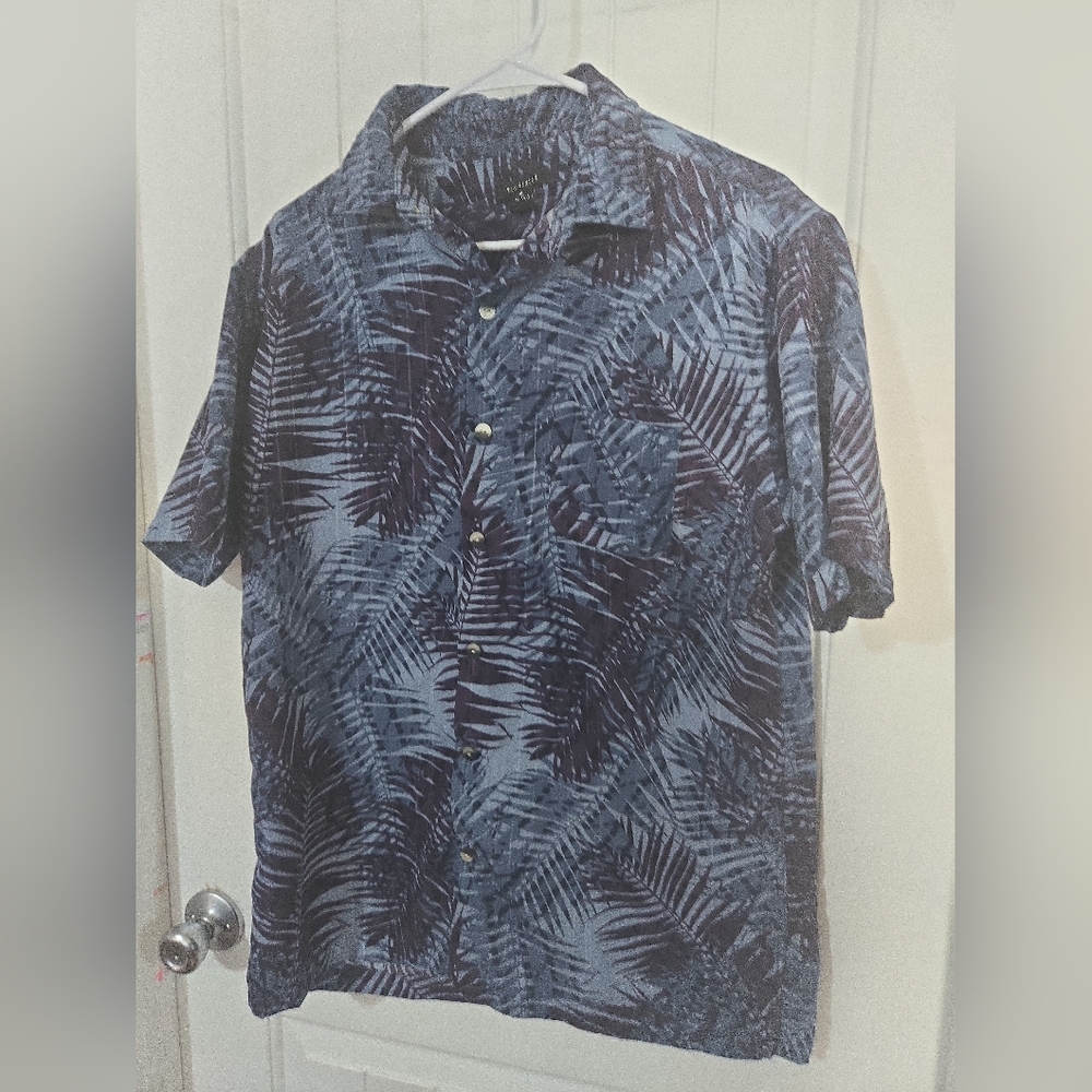 Van Heusen Palm Print Button Down Shirt Mens Medium Blue Short Sleeve